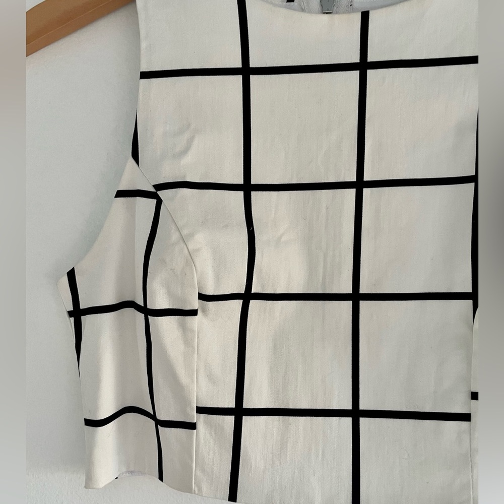 Black and white windowpane crop top, size Small - Picture 3 of 4